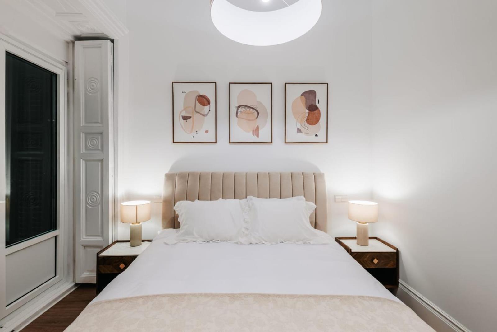 Stunning Apartment Near Gran Via Metro Madrid Luaran gambar