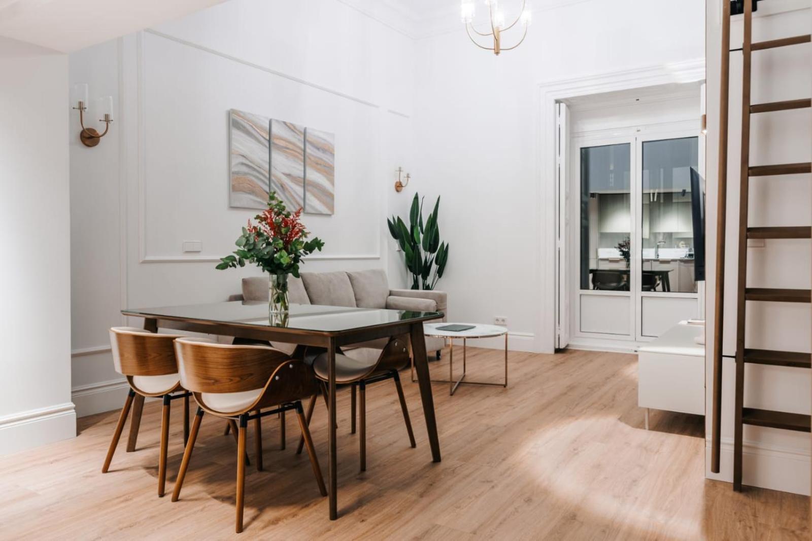 Stunning Apartment Near Gran Via Metro Madrid Luaran gambar