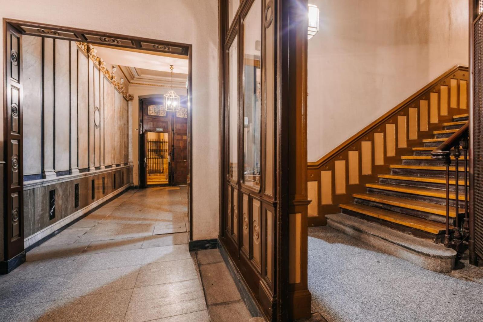 Stunning Apartment Near Gran Via Metro Madrid Luaran gambar