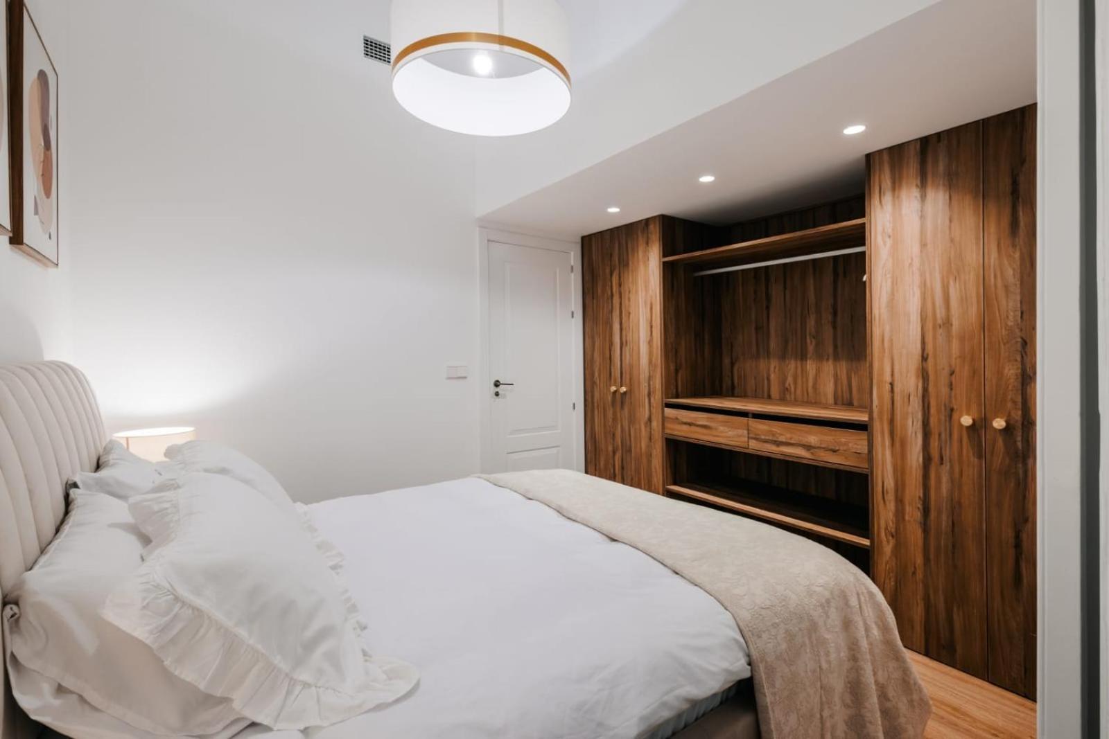 Stunning Apartment Near Gran Via Metro Madrid Luaran gambar
